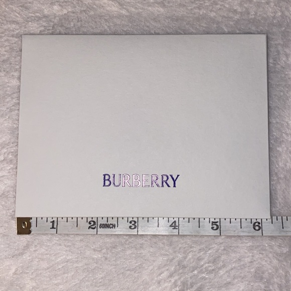 Burberry gift envelope & keepsake box - Picture 6 of 13